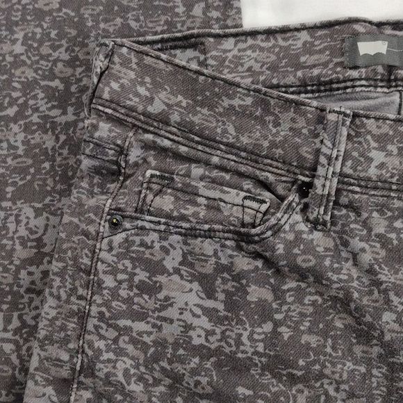 Levi's 512 Perfectly Slimming High Rise Straight Leg Gray Camo - Picture 4 of 14